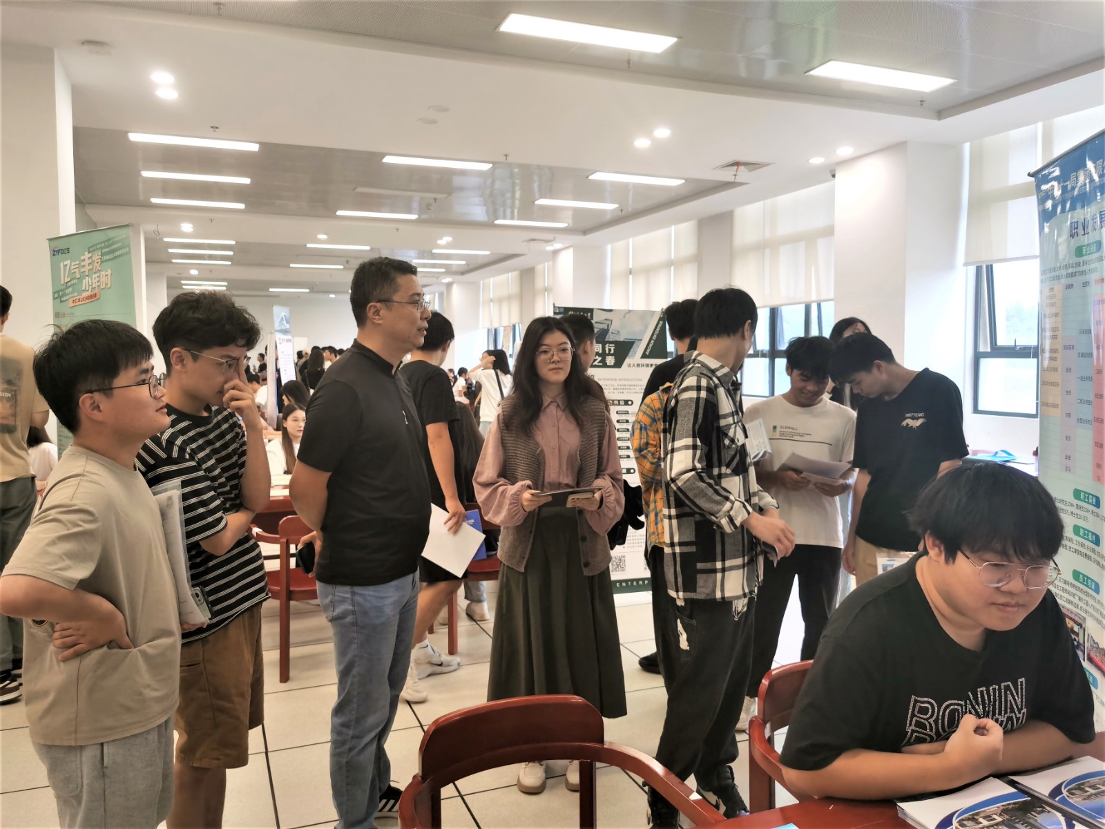 1695347862183296.jpg 1695347846755485.jpg