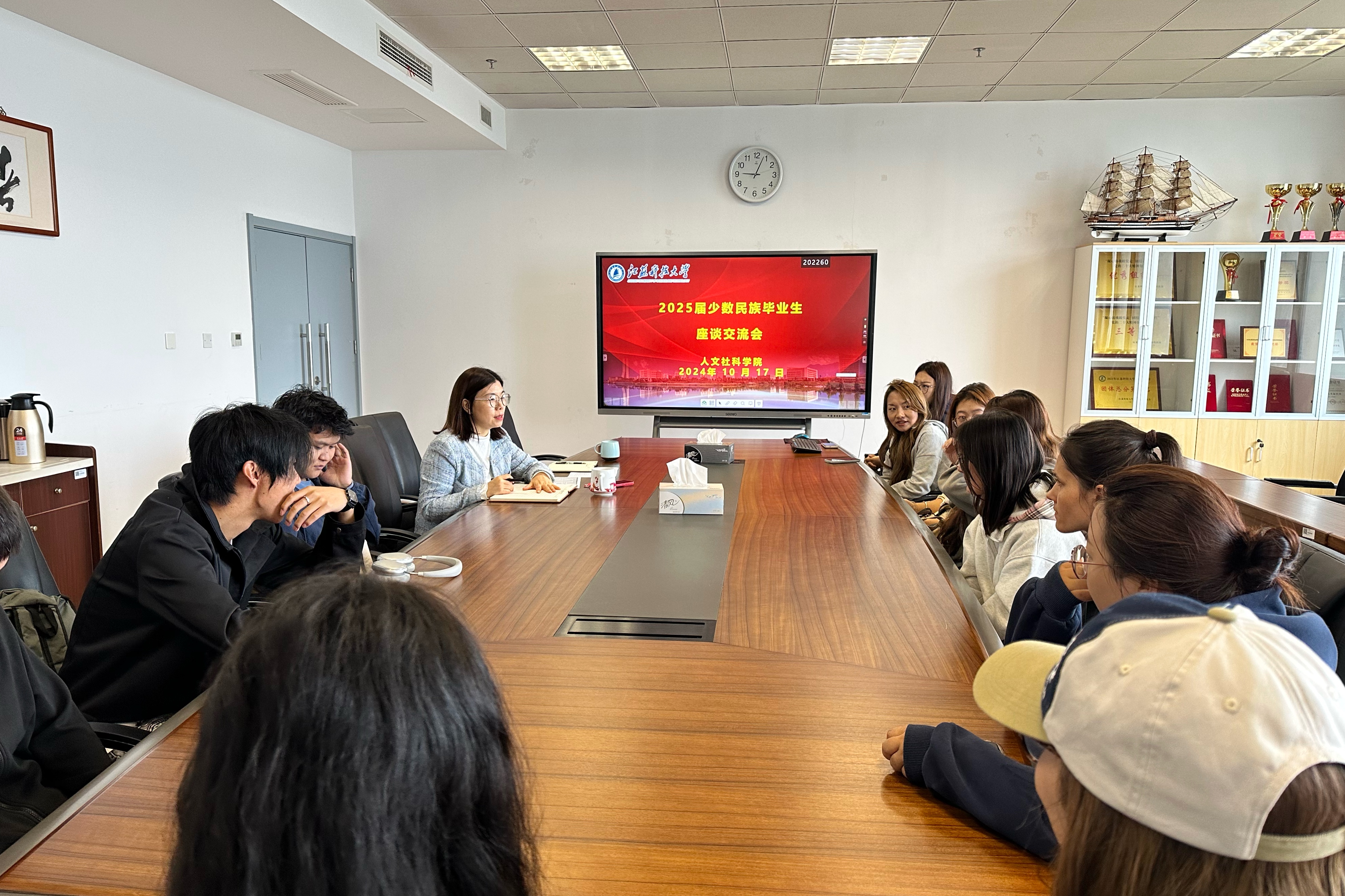 1729665940978153.jpg 1729665940978153.jpg