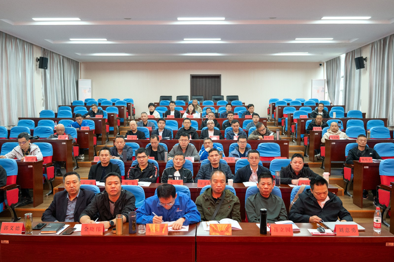 1699843406362673.jpg C.jpg