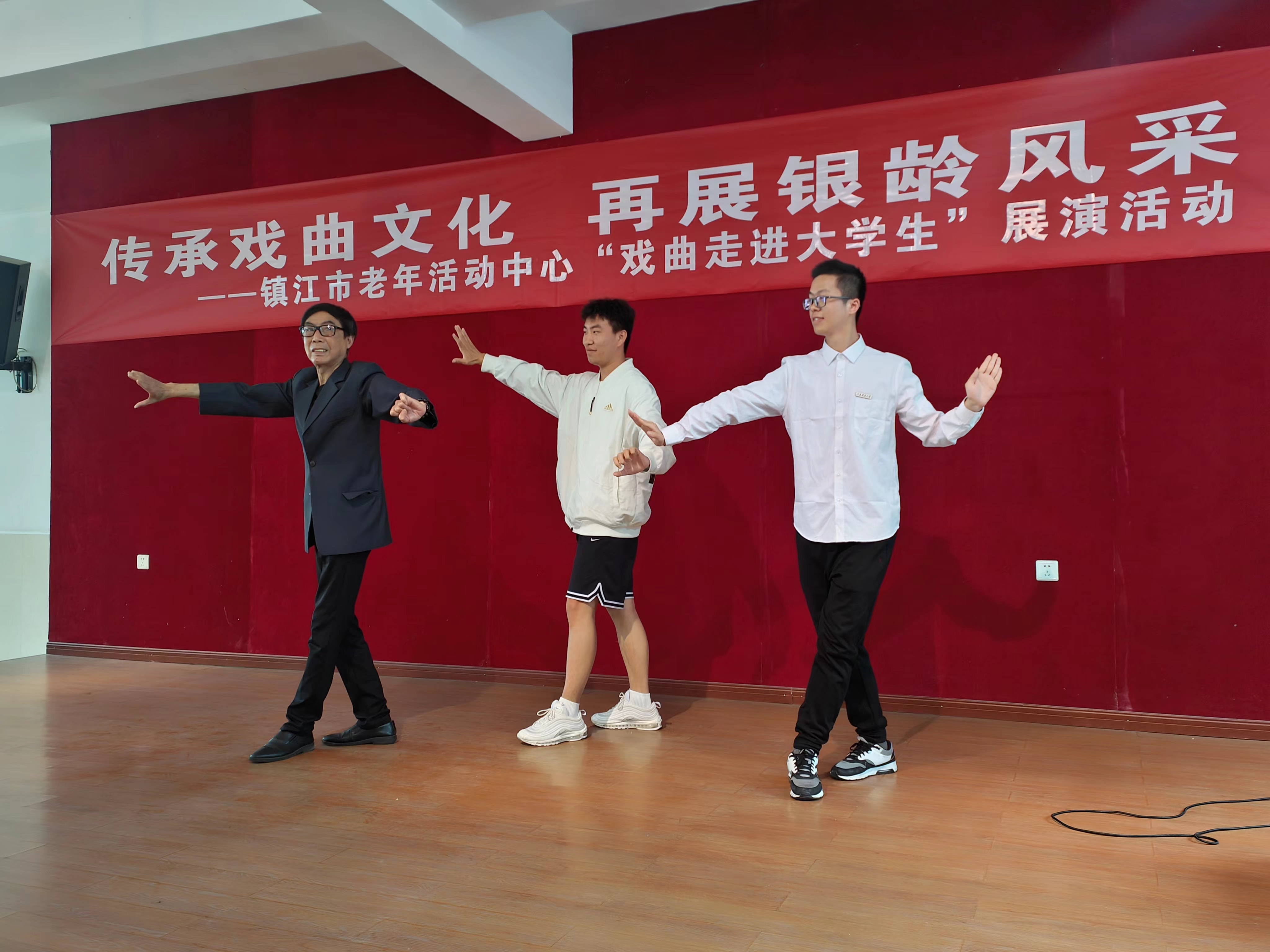 1714110379498317.jpg 1714110379498317.jpg