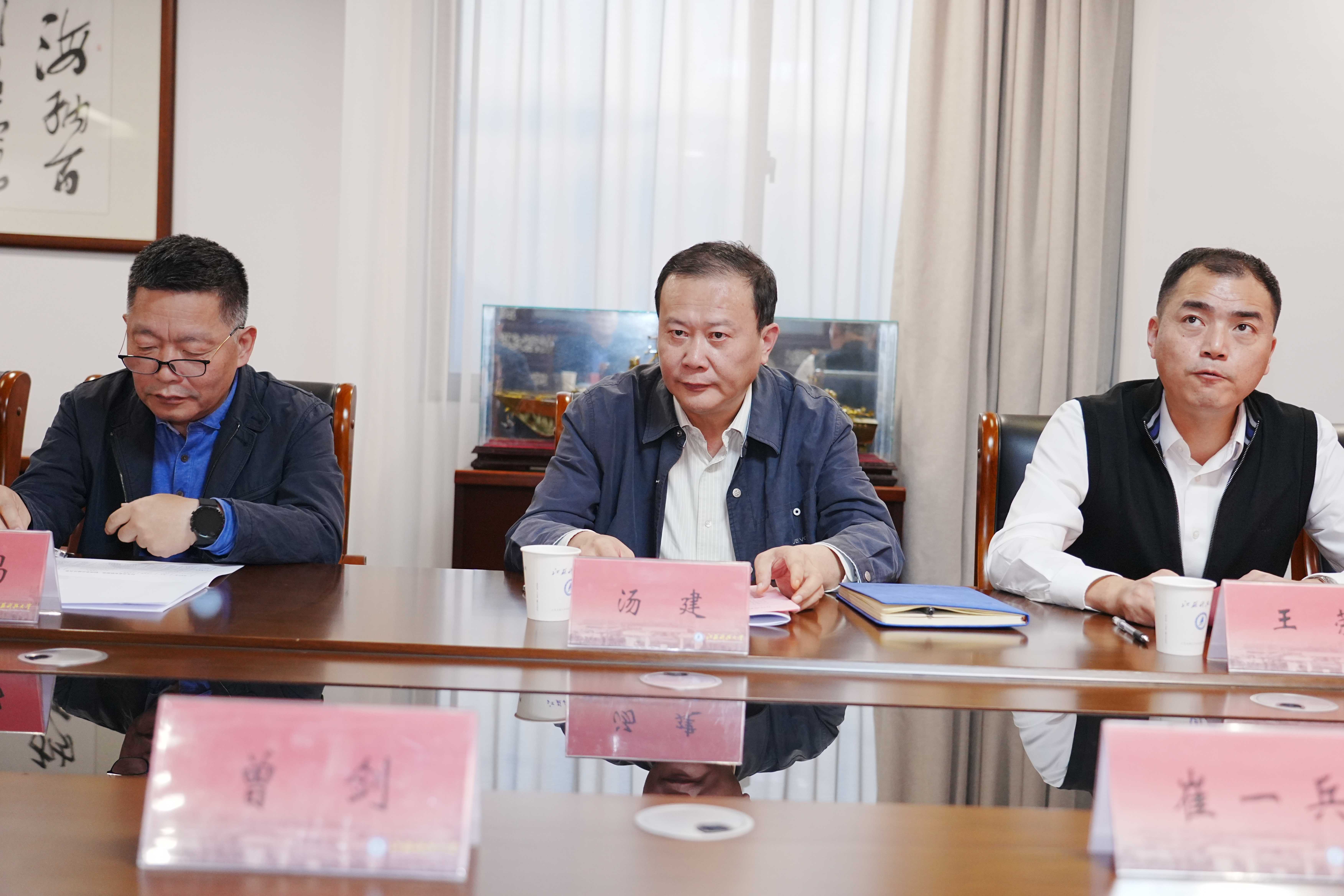 1729947633641467.jpg 1729947633641467.jpg