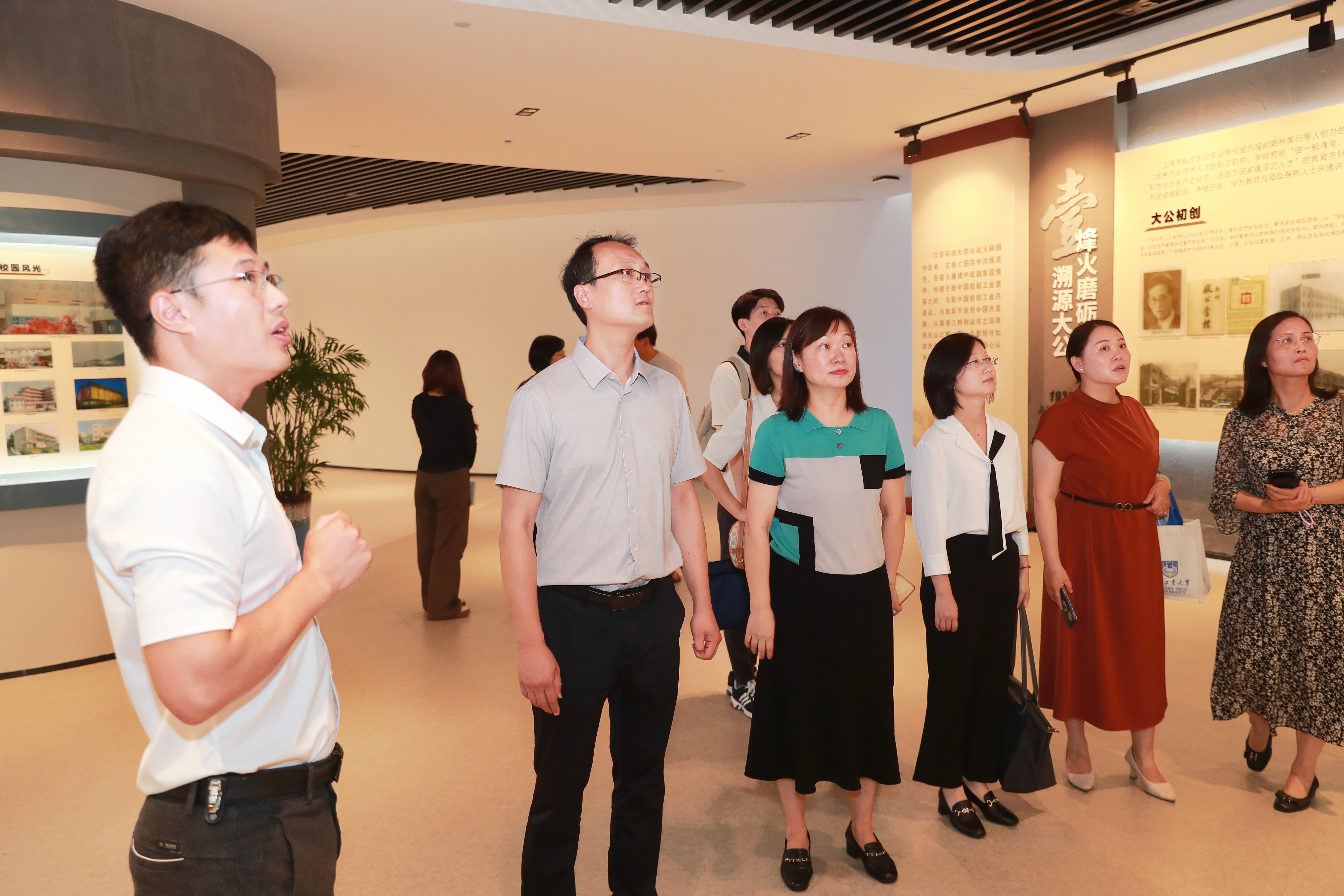 1726142632697518.jpg 1726142632697518.jpg