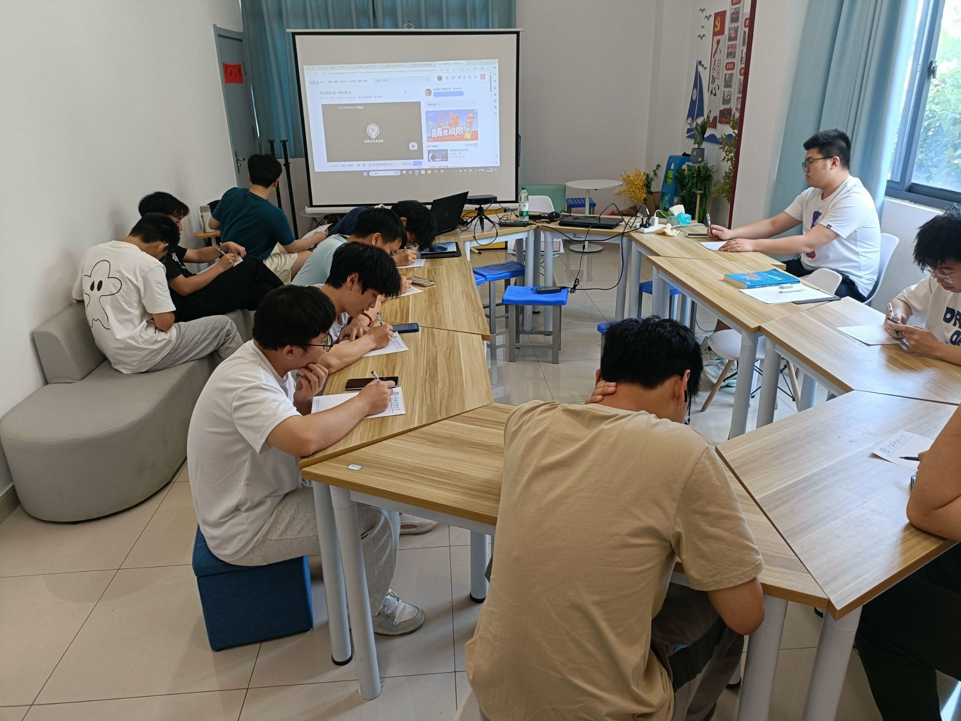 1717727512621590.jpg 1717727512621590.jpg