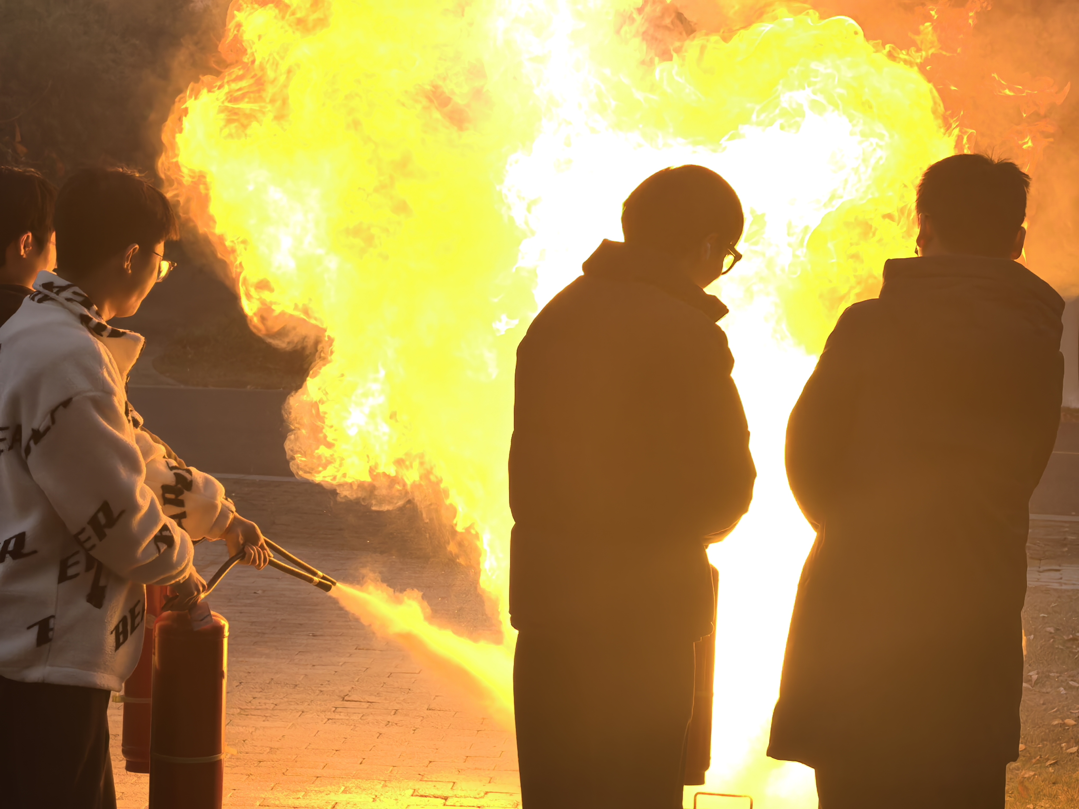 1733561463157445.jpg 1733561463157445.jpg