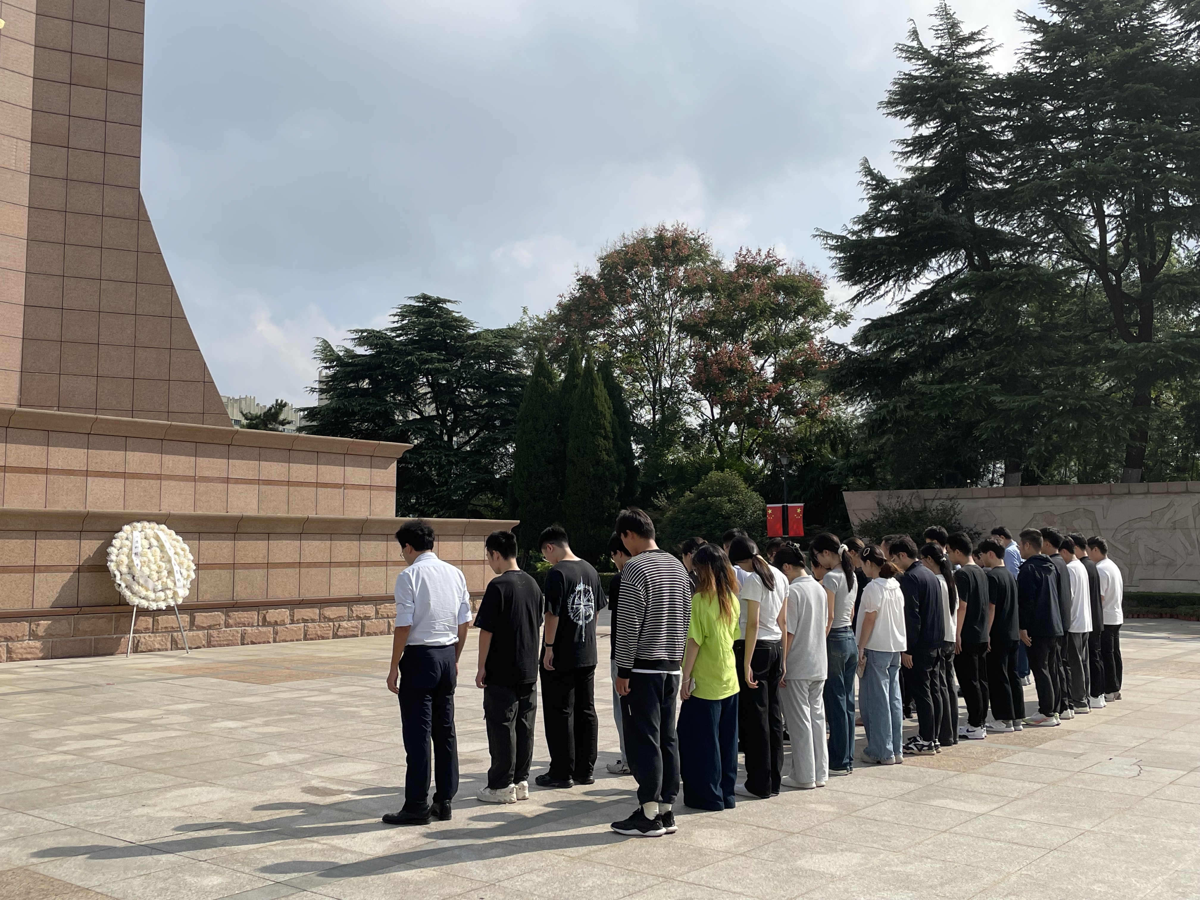 1727665066876878.jpg 1727665066876878.jpg