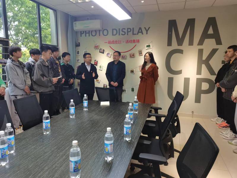 1683512950762542.jpg e10c12eb-3104-4a63-8a90-d6efd4d8a298.jpg